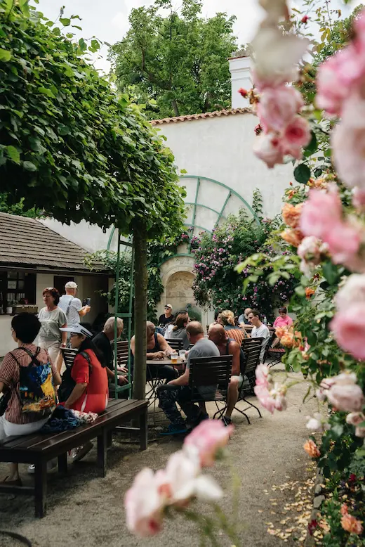 Bistro Le Petit Jardin